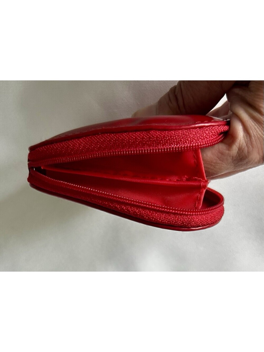 Vintage Yves Rocher Heart Shaped Coin Purse Cute Pre-Owned Great Condition - Picture 3 of 4